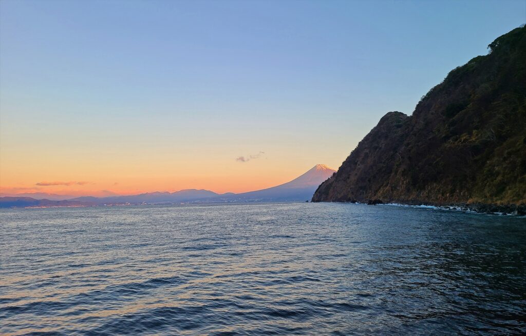 朝焼けの富士山