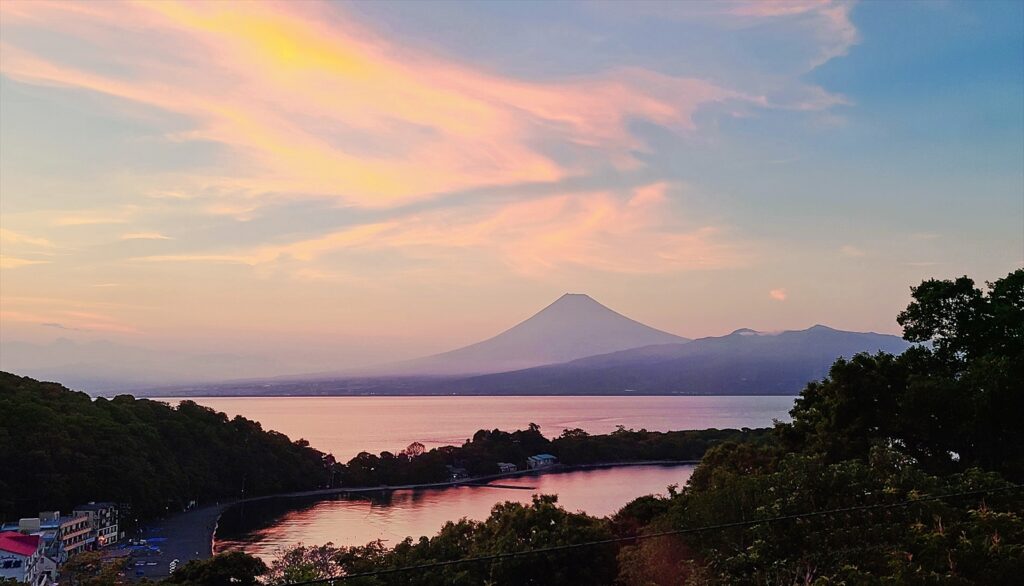 大瀬駿河湾富士山を望む